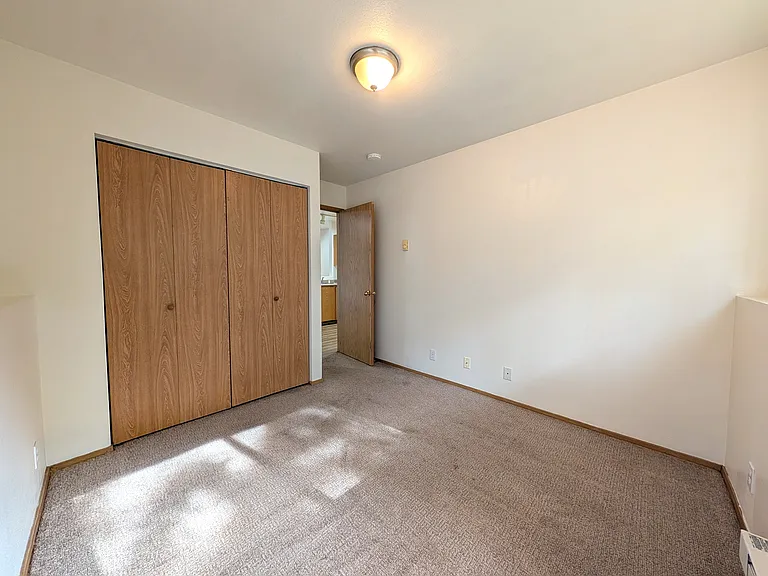 Rowan Grove Apts — Photo 23