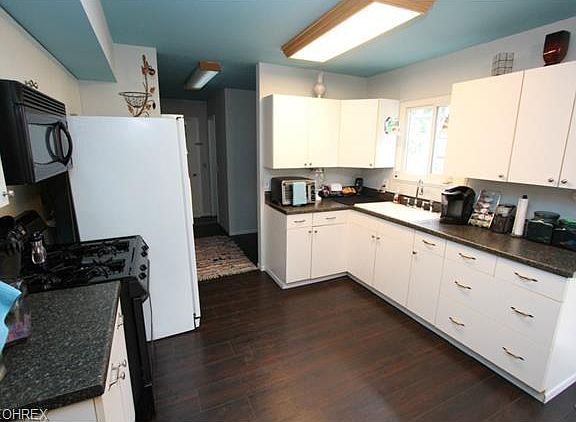 4th image of 1567 Easton Ave