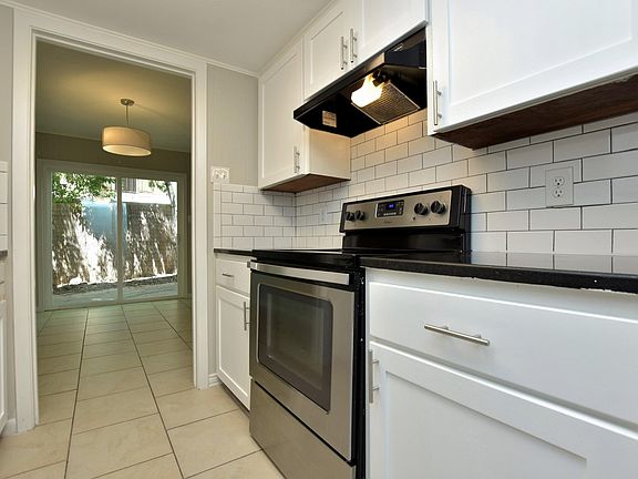 5th image of 1210 Hollow Creek Dr APT 3