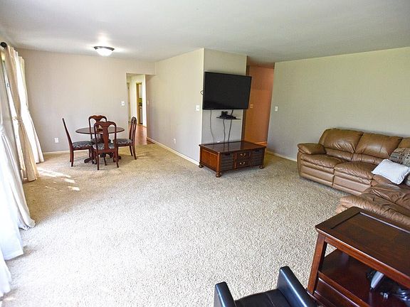 5th image of 134 Philip Ln