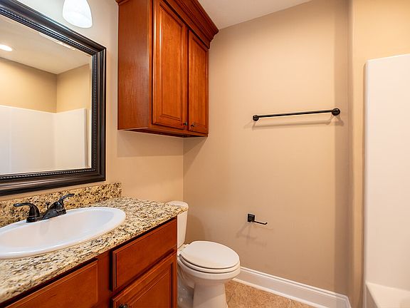 3810-COMMON-STREET-UNIT-3-bathroom1_10012025