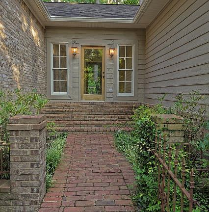 4th image of 956 Valley Hills Cir
