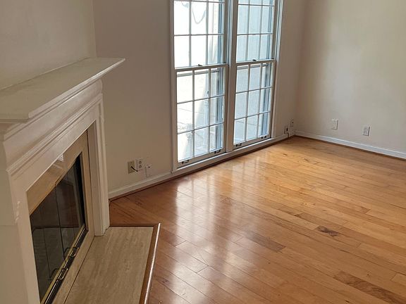 5th image of 108 Saint Charles Pl #108