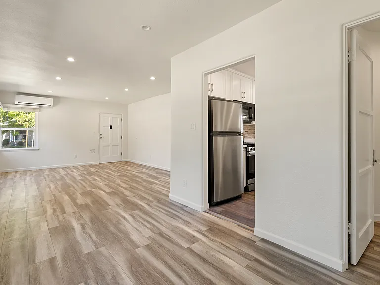 665 Hamilton Ave — Photo 12
