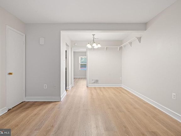 5th image of 709 Glenwood St #57