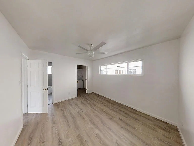 1009 Hornblend St — Photo 17