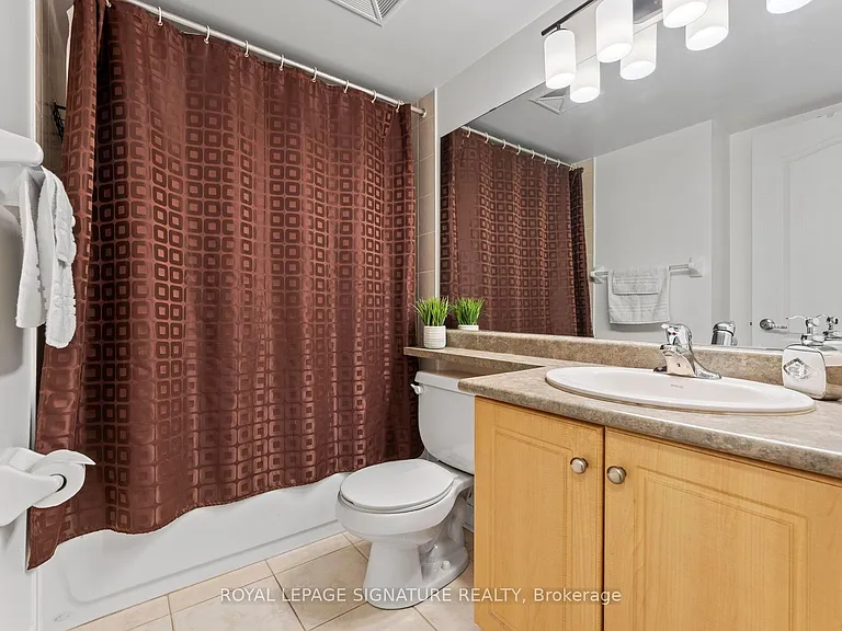 212 Eglinton Ave E #1411 — Photo 17