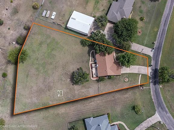 2nd image of 2607 S Westridge Trl