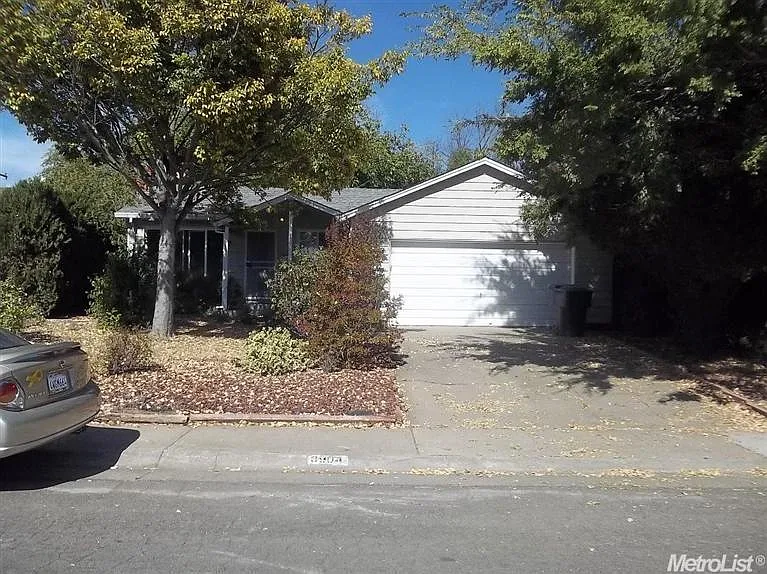 8904 Rosetta Cir photo 1
