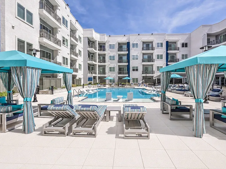 Lura Vegas Apartments — Photo 67