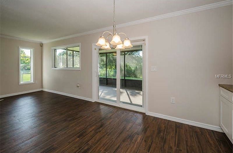 Dining Area With Wet Bar
