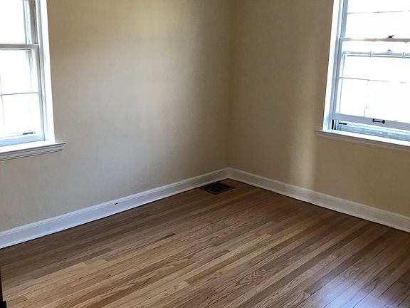 3rd image of 4308 N Wilson Dr #6