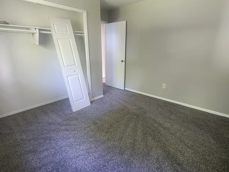 424 Third — Photo 11