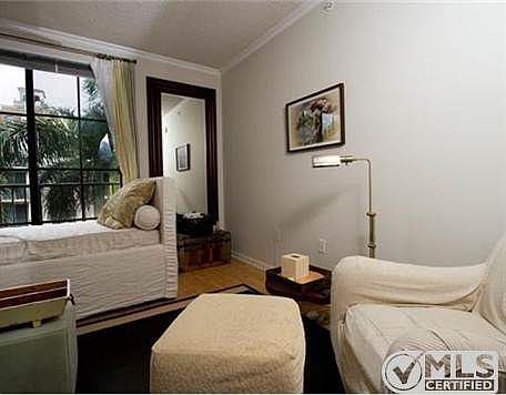 5th image of 630 S Sapodilla Ave APT 403