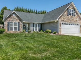 166 Farm Valley Rd, Fletcher, NC 28732