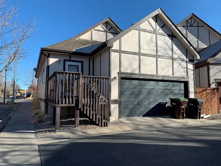 1527 Haymarket St — Photo 14