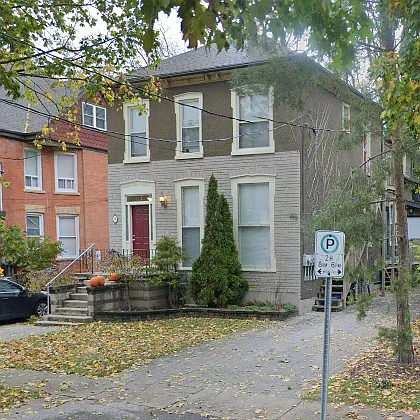 20 Montebello Pl #L2R6 Photo 1