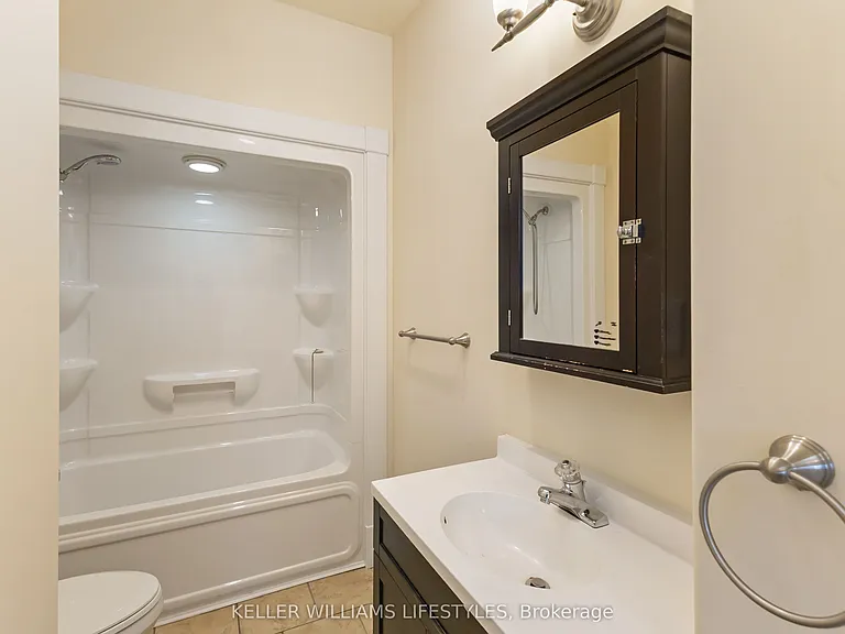79 Beaconsfield Ave #2 — Photo 12