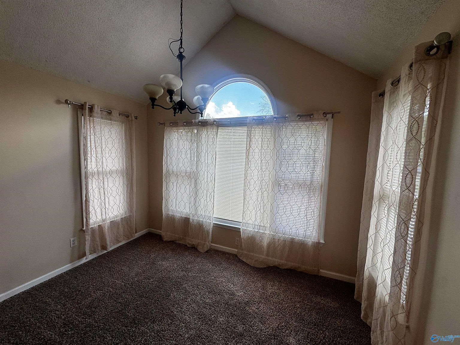 2 bed, 2.0 bath, 1052 sqft, $1,150 — Photo 3