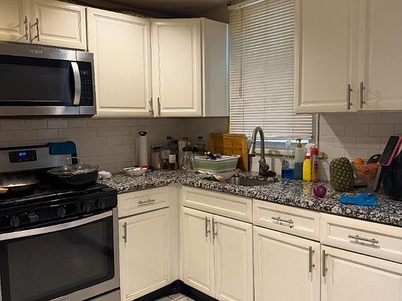 4th image of 28 Burgess Pl