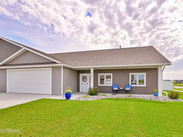 5686 Dahl Cir, Grand Forks, ND 58201