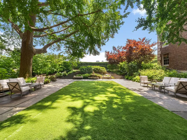 1 Sutton Place South image 21 of 25