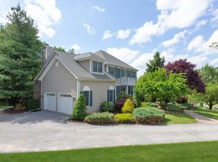 12 Ridgefield Rd, Warwick, NY 10990