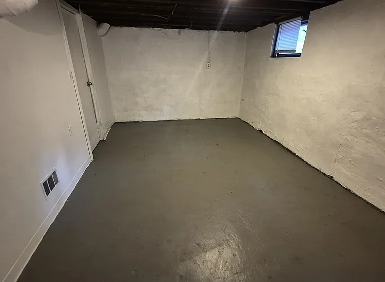 1011 E Water St — Photo 5