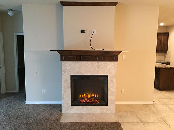 3rd image of 2221 Colby Ln