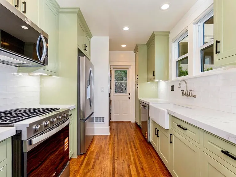 520 S Los Robles Ave #4 — Photo 14