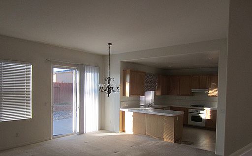 3rd image of 1040 E Hartley Pl