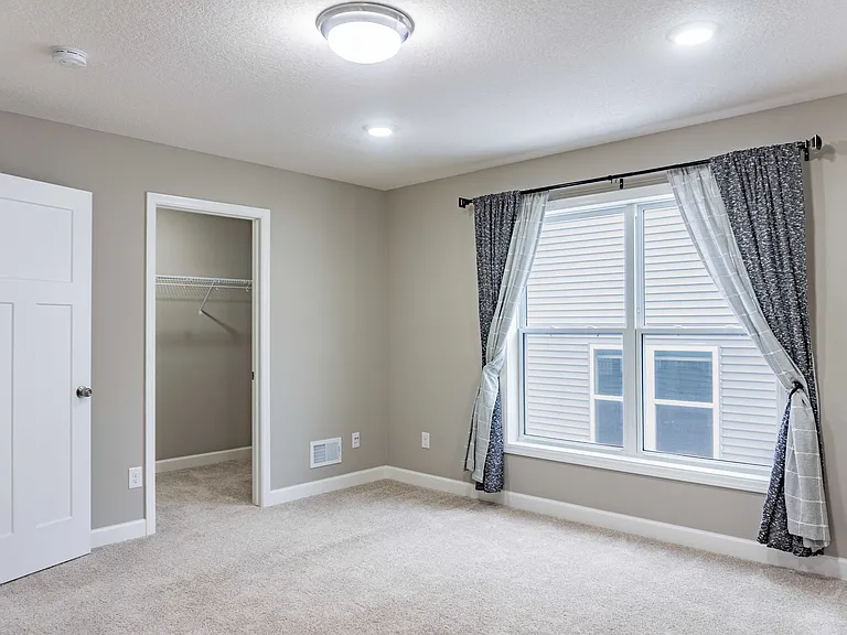 1430 Nutmeg Cir — Photo 27