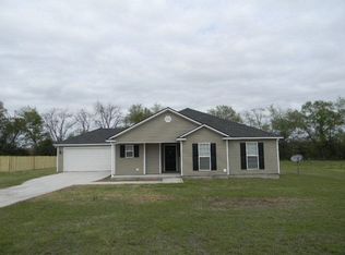 78 N Moody Dr, Ray City, GA 31645