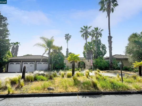 895 Ridge Dr, Concord, CA 94518