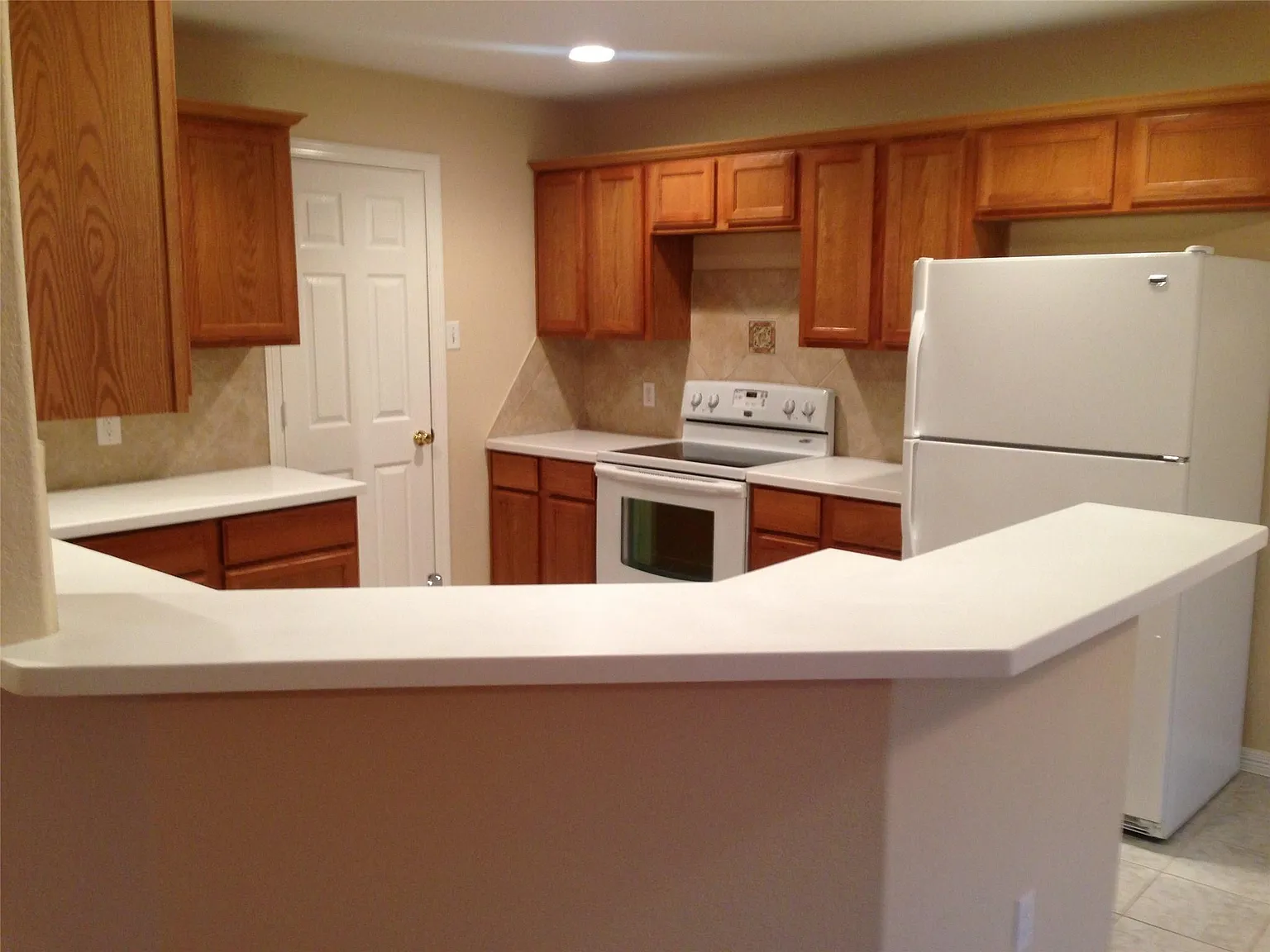 3 bed, 2.5 bath, 1928 sqft, $1,875 — Photo 2