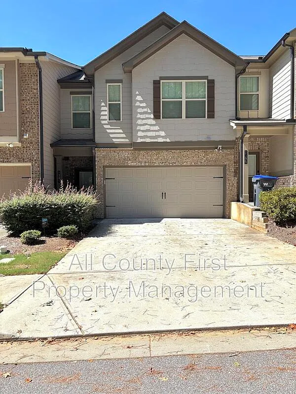 3 bed, 2.5 bath, 1815 sqft, $2,300 — Photo 1