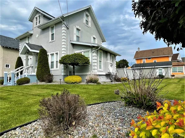 1535 Mohawk St, Utica, NY 13501