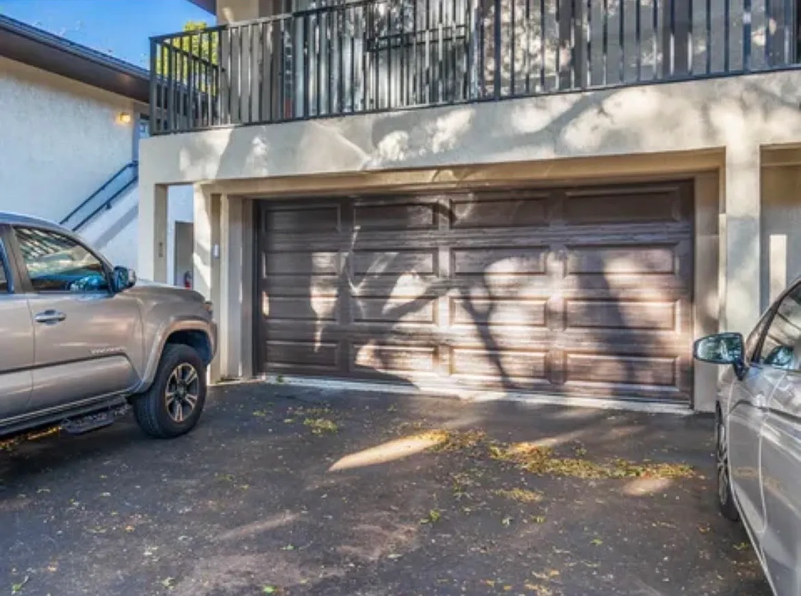 2 bed, 852 sqft, $1,800 — Photo 2
