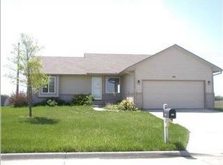 301 Wheatridge Dr, Newton, KS 67114