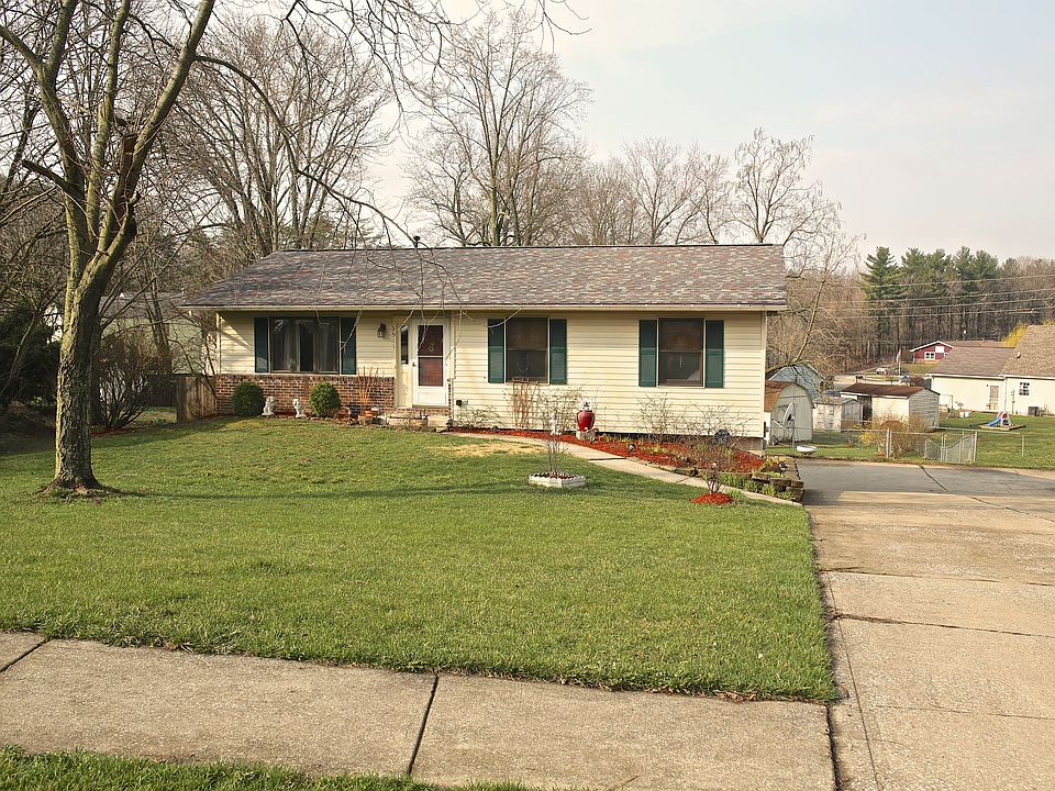 1st image of 3911 W Woodhaven Dr