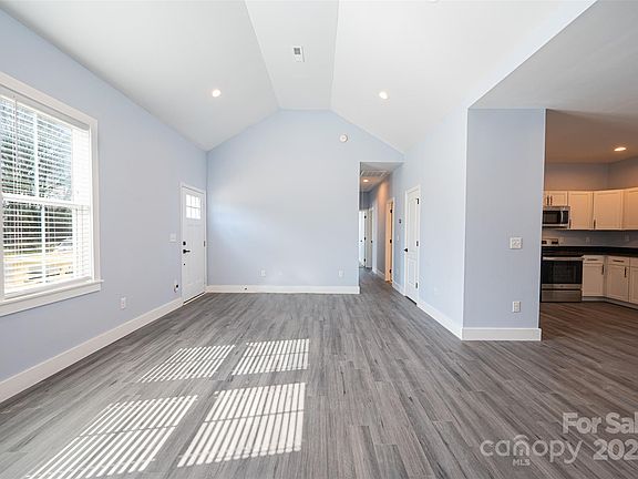4th image of 1134 5th St