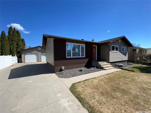 23 Crestwood CRESCENT, Yorkton, SK S3N 2P2