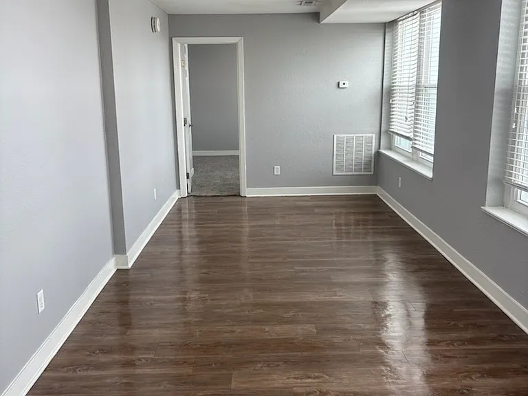 Anderson Tower Apartments — Photo 4