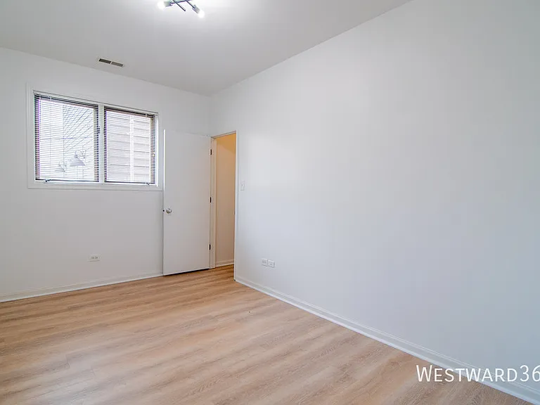 2534 W Harrison St #1 — Photo 13
