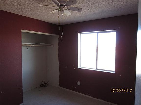 4th image of 828 NW Canal Dr