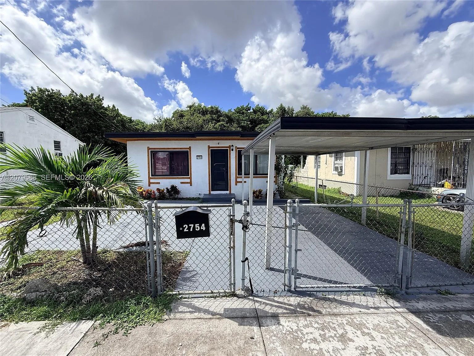 Hialeah Heights — Photo 2