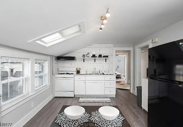 35 Hazelwood Rd — Photo 7
