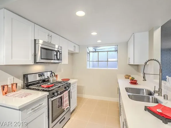 3016 Saint George St, North Las Vegas, NV 89030