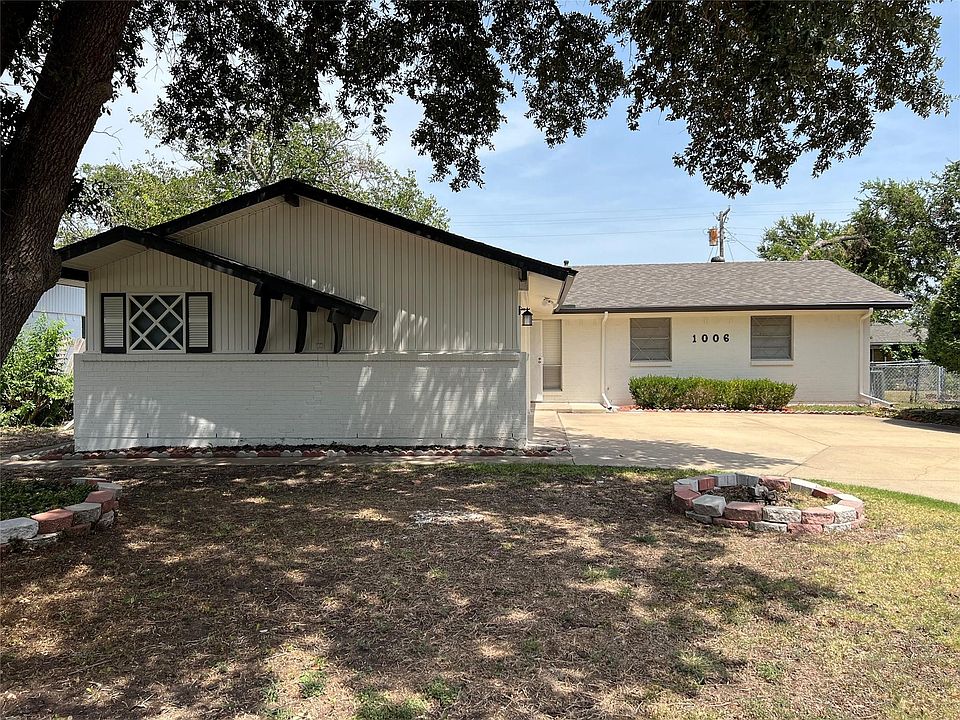 1st image of 1006 McCallum Dr