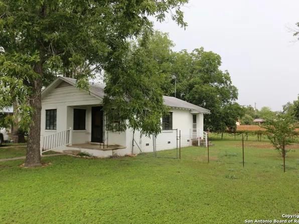 705 Florence, Castroville, TX 78009